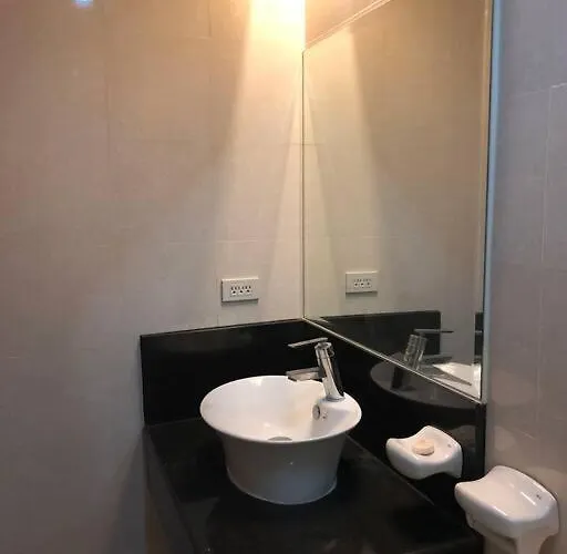 Apartment 1-bedroom With Pool Across Naia Terminal 3