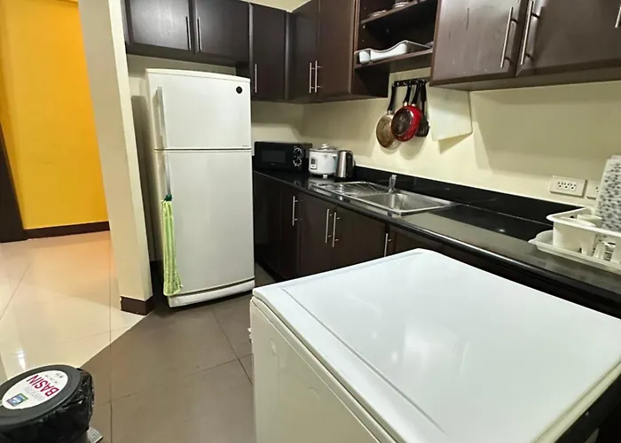1-bedroom With Pool Across Naia Terminal 3 Apartment Manila